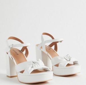 NWT Torrid Bone Soft Knot Platform Heel Size 9WW